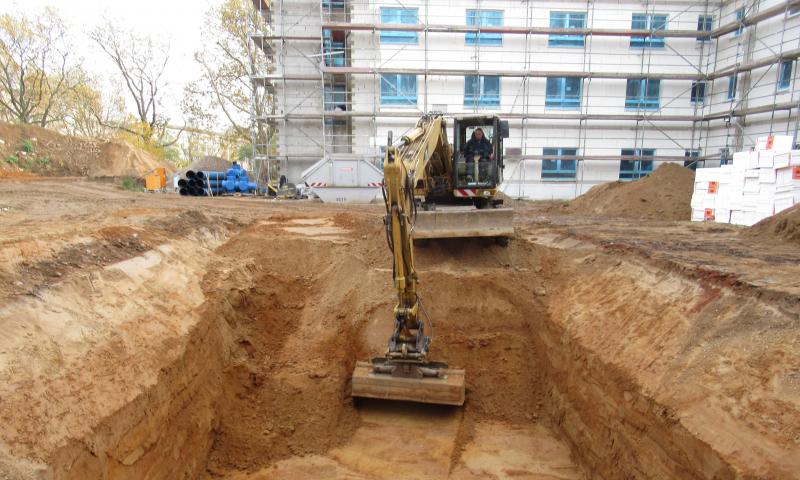 Prüfung Versickerungsfähigkeit zum Neubau einer Rigole für das Bauvorhaben Neubau einer Seniorenresidenz in Riesa/Landkreis Meißen