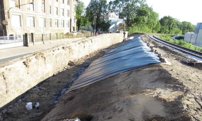 Hafen Riesa, Bauwerk 1, Gleisertüchtigung Stützwand auf Reifenwerkseite, Paul-Greifzu-Straße, Riesa / Landkreis Meißen