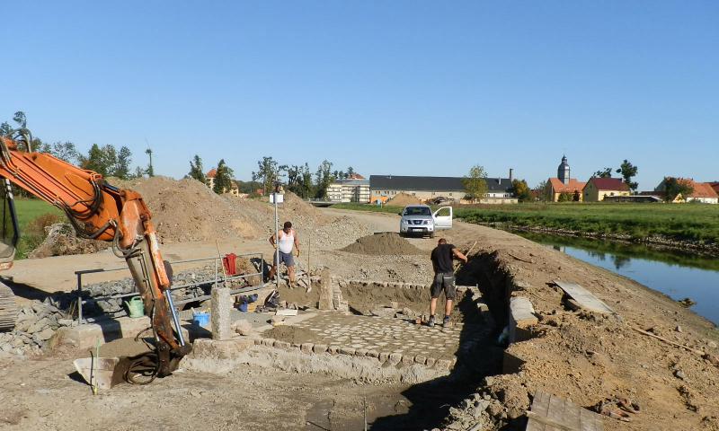 Deichsanierungsmaßnahmen nach Hochwasser 09/2010 im Rödergebiet aufgrund Gefahr in Verzug bei neuerlichem Hochwasser Große Röder - Abschnitt GRL 3